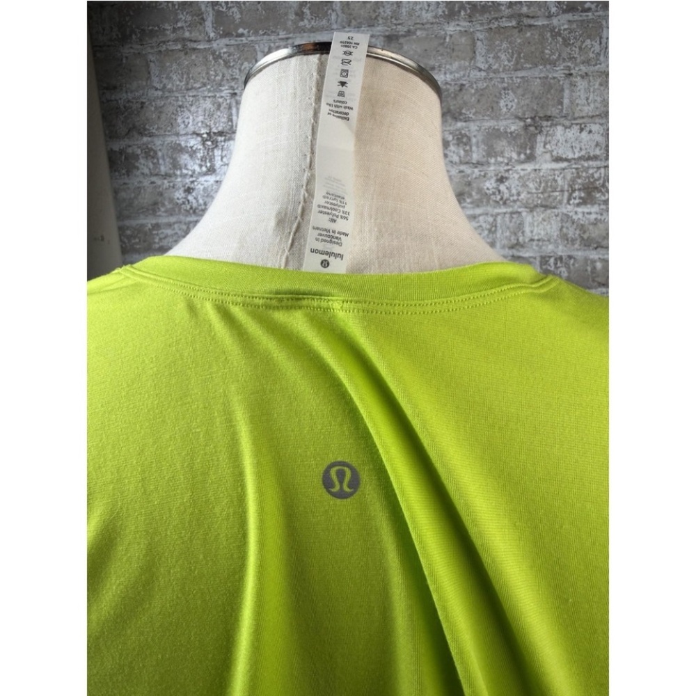 Lululemon Shirt Womens 10 Neon Green Short Sleeve Split Hem Athletic Gym Top - Picture 4 of 7